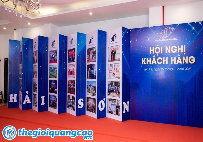 Backdrop hội nghị kh&aacute;ch h&agrave;ng in PP bồi Formex