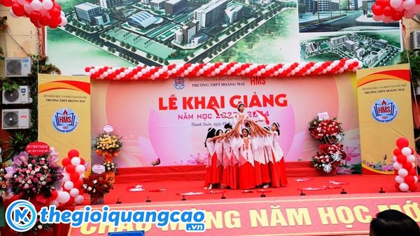 K&iacute;ch thước ti&ecirc;u chuẩn cho backdrop khai giảng