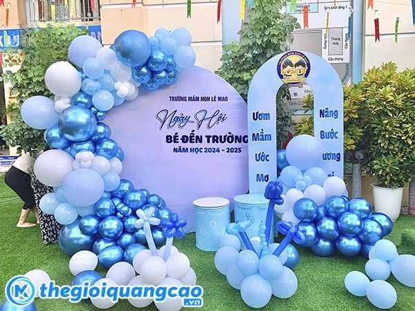 Mẫu backdrop khai giảng mầm non đẹp cho c&aacute;c b&eacute;