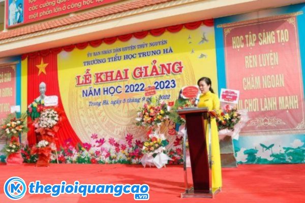 Mẫu background khai giảng tiểu học&nbsp;