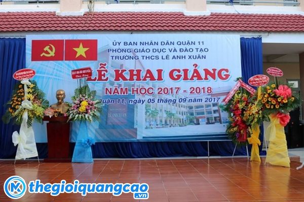 Mẫu background khai giảng trung học cơ sở