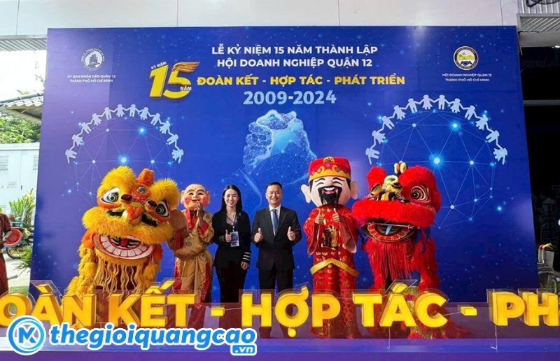 Mẫu backdrop kỷ niệm 15 năm th&agrave;nh lập c&ocirc;ng ty