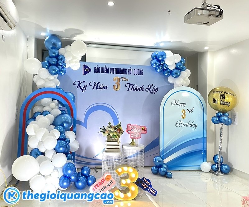 Mẫu backdrop kỷ niệm 3 năm th&agrave;nh lập c&ocirc;ng ty bảo hiểm vietinbank hải dương