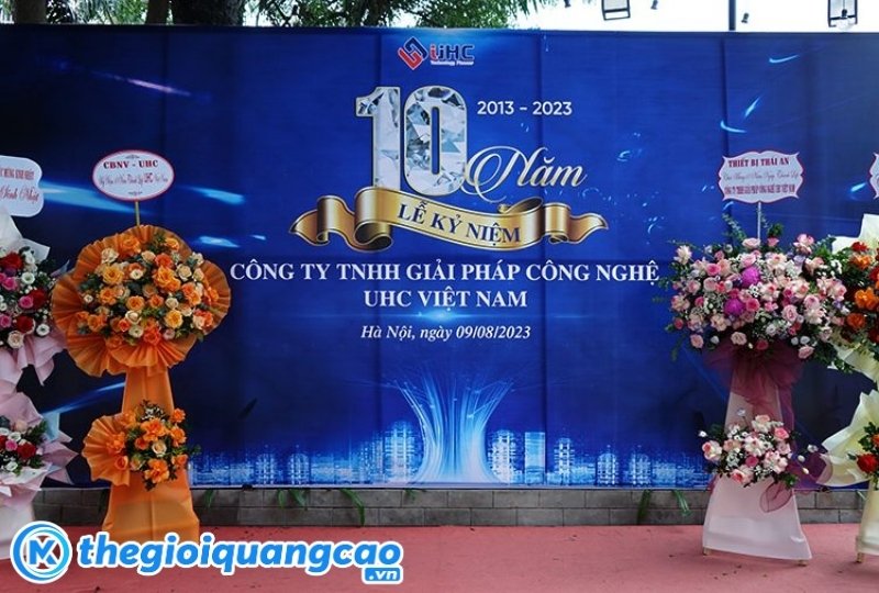 Mẫu backdrop kỷ niệm th&agrave;nh lập c&ocirc;ng ty đẹp, trang trọng