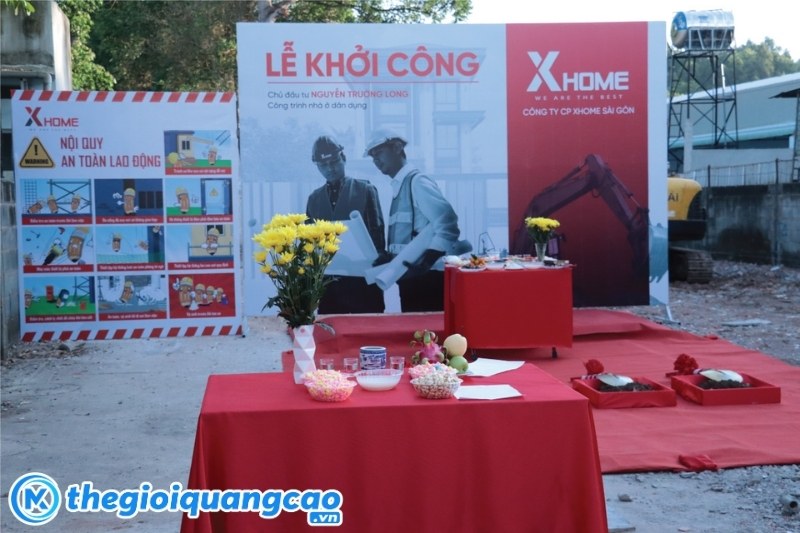 Mẫu backdrop lễ khởi c&ocirc;ng nh&agrave; ở d&acirc;n dụng