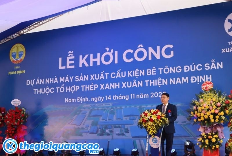 Mẫu backdrop lễ khởi c&ocirc;ng dự &aacute;n nh&agrave; m&aacute;y sản xuất