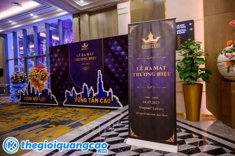 Mẫu backdrop lễ ra mắt thương hiệu