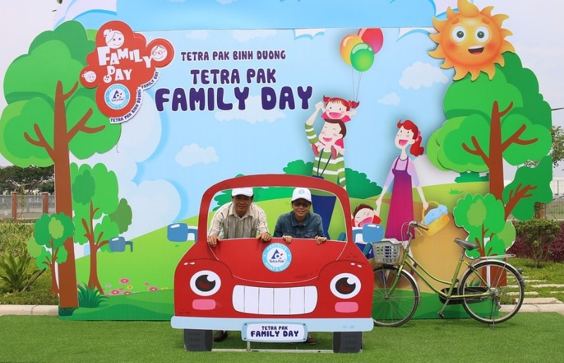 Thiết kế backdrop ng&agrave;y hội gia đ&igrave;nh theo y&ecirc;u cầu