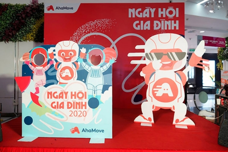 Backdrop ng&agrave;y hội gia đ&igrave;nh kh&uacute;c vực tương t&aacute;c