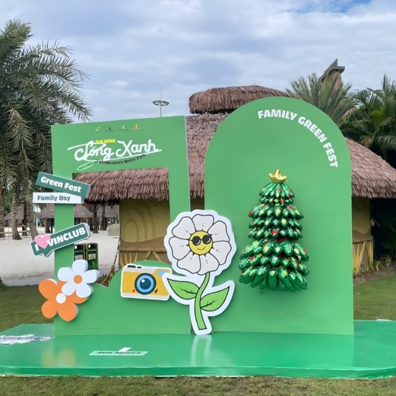 Backdrop ng&agrave;y hội gia đ&igrave;nh xu hướng sống xanh