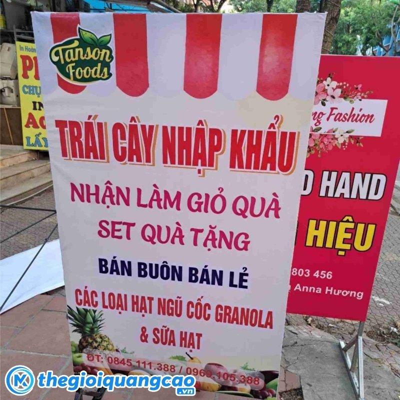 Biển vẫy đứng b&aacute;n tr&aacute;i c&acirc;y nhập khẩu
