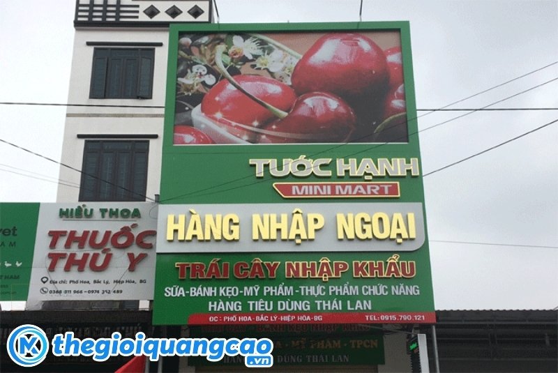 Mẫu bảng hiệu b&aacute;n tr&aacute;i c&acirc;y chữ nổi inox v&agrave;ng gương