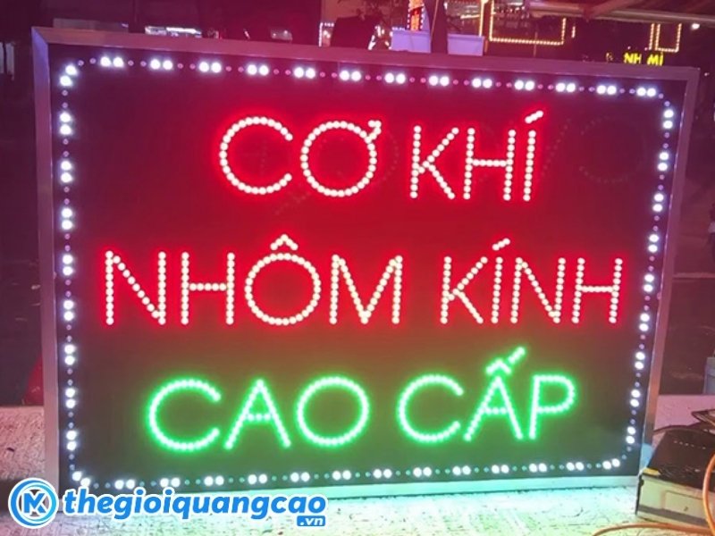 Bảng hiệu hộp đ&egrave;n Led cho xưởng cơ kh&iacute;