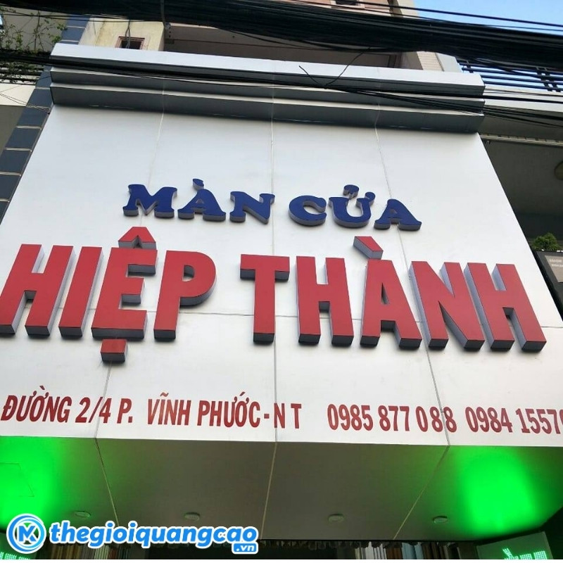 Mẫu bảng hiệu quảng c&aacute;o cửa h&agrave;ng r&egrave;m cửa Hiệp Th&agrave;nh