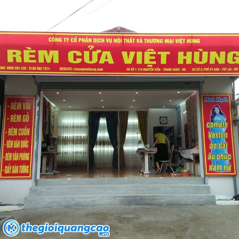 Bảng hiệu cửa h&agrave;ng r&egrave;m cửa chất liệu bạt hiflex