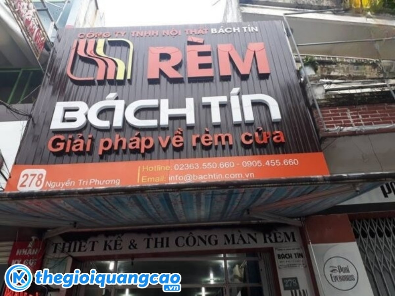Thi c&ocirc;ng bảng hiệu quảng c&aacute;o r&egrave;m cửa gi&aacute; rẻ trọn g&oacute;i TPHCM