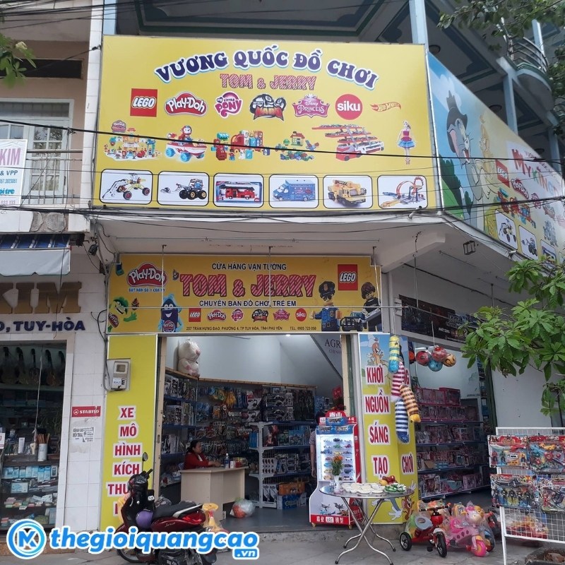 Bảng hiệu đồ chơi trẻ em chất liệu bạt Hiflex kết hợp khung sắt