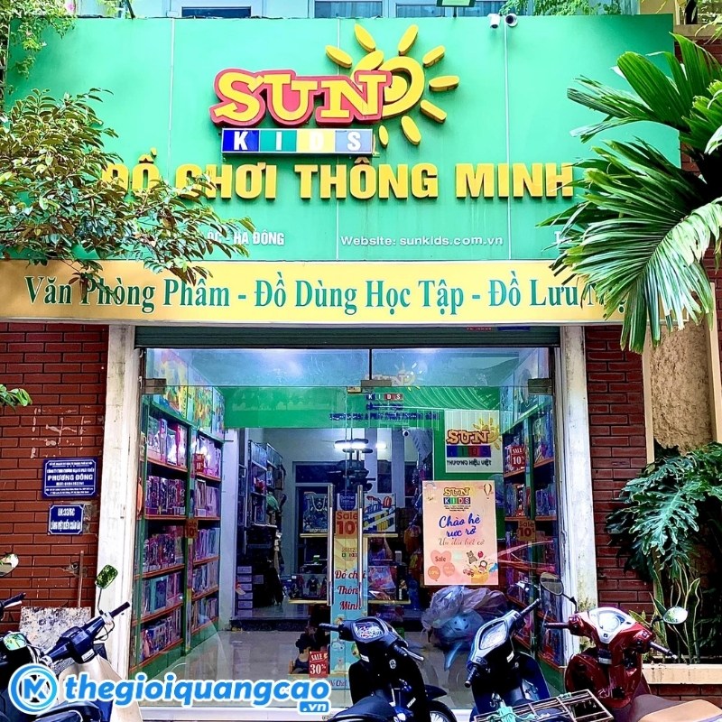 Mẫu bảng hiệu cửa h&agrave;ng đồ chơi th&ocirc;ng minh