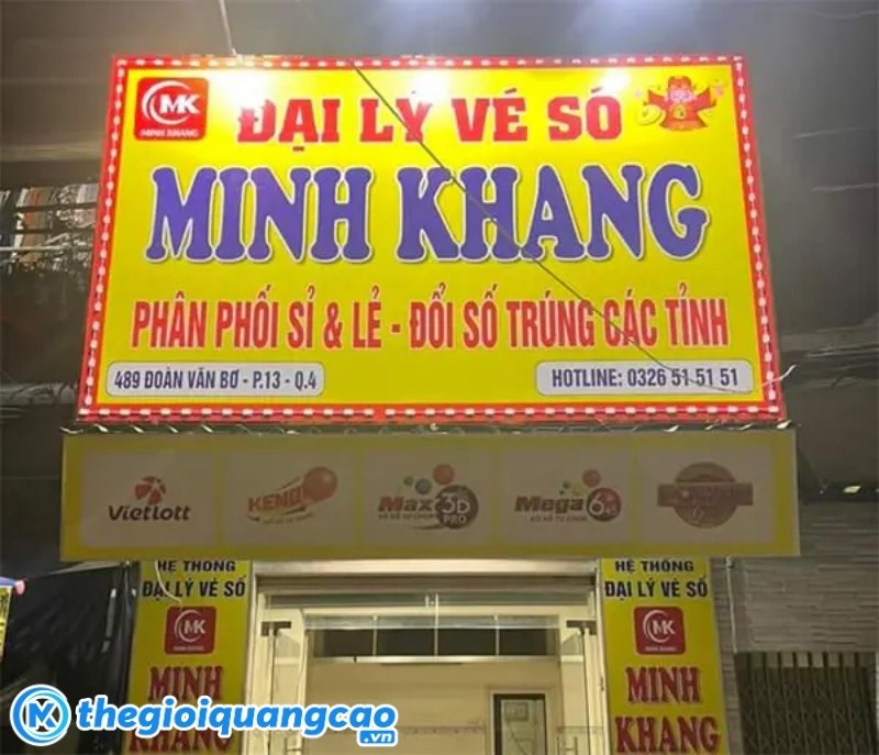 Bảng hiệu nền v&agrave;ng chữ đỏ cho đại l&yacute; v&eacute; số Minh Khang