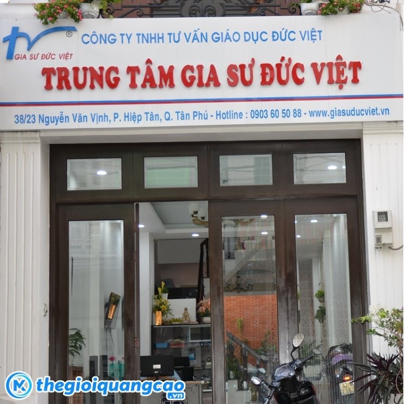 Mẫu bảng hiệu trung t&acirc;m gia sư Đức Việt