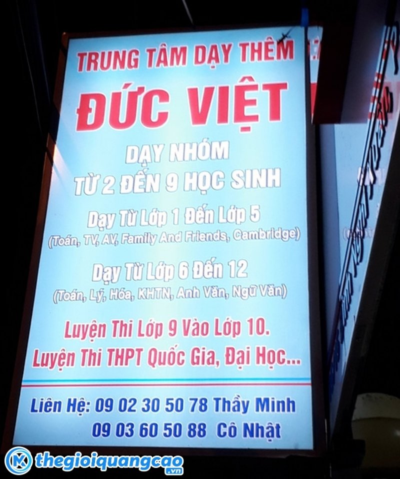 Biển vẫy hộp đ&egrave;n trung t&acirc;m dạy th&ecirc;m đức việt