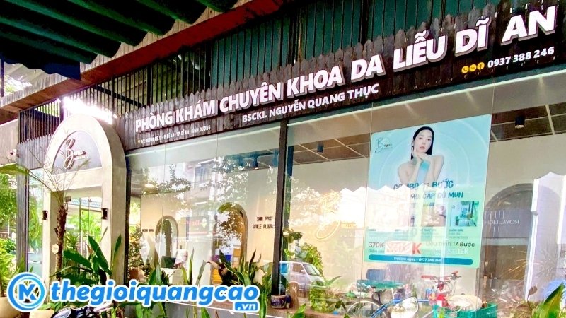Mẫu bảng hiệu ph&ograve;ng kh&aacute;m chuy&ecirc;n khoa da liễu dĩ an
