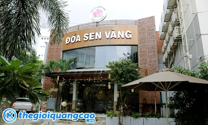 Mẫu bảng hiệu nhà hàng chay Đóa Sen Vàng