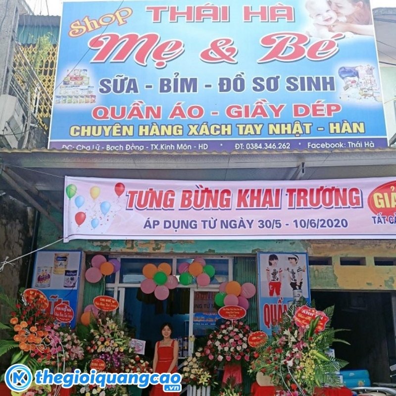 Mẫu bảng hiệu mẹ v&agrave; b&eacute; chất liệu bạt hiflex