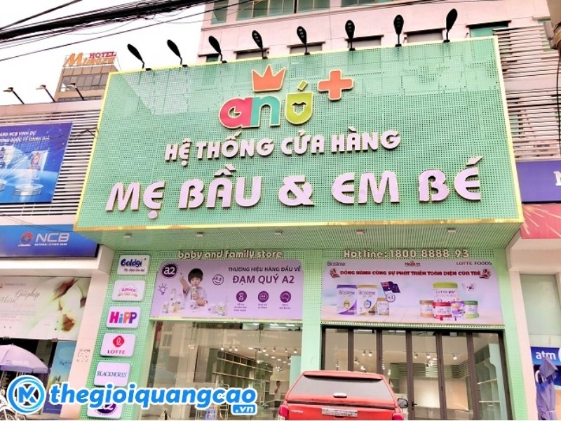 Thi c&ocirc;ng bảng hiệu shop mẹ v&agrave; b&eacute; uy t&iacute;n chất lượng tại TPHCM