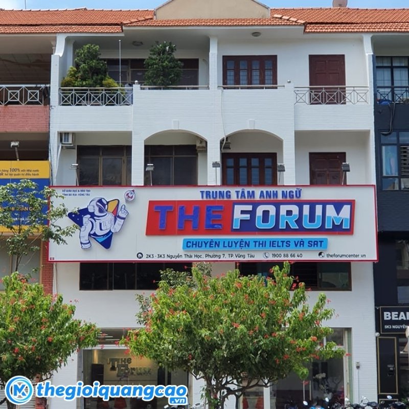 Mẫu bảng hiệu trung t&acirc;m anh ngữ The Forum