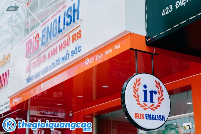 Bảng hiệu trung t&acirc;m ngoại ngữ hộp đ&egrave;n led vẫy