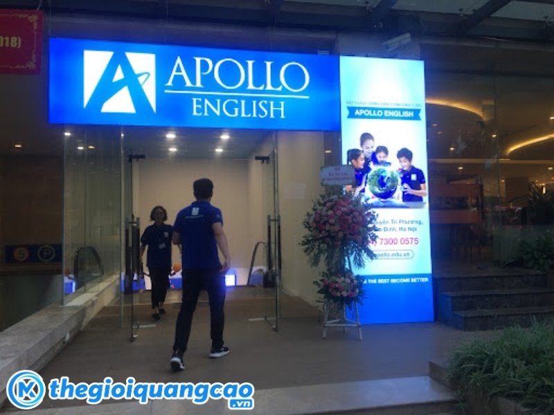 Bảng hiệu trung t&acirc;m ngoại ngữ m&agrave;n h&igrave;nh led sống động