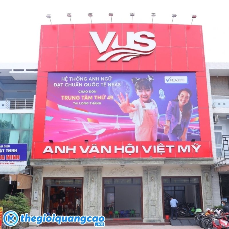 Mẫu bảng hiệu trung t&acirc;m anh văn hội việt mỹ