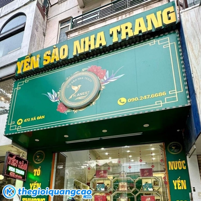 Bảng hiệu yến s&agrave;o mặt dựng ALu chữ nổi Mica