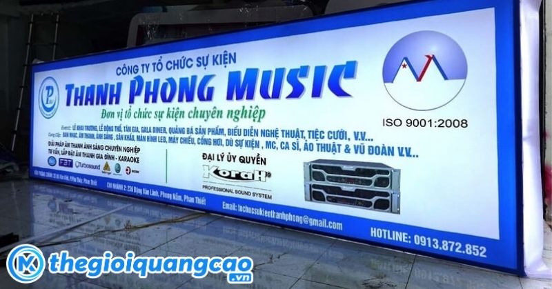 Hộp đèn quảng cáo chất liệu bạt 3M in UV