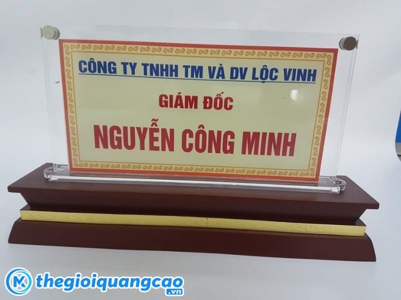 Mẫu bảng hiệu mica c&ocirc;ng ty trong suốt