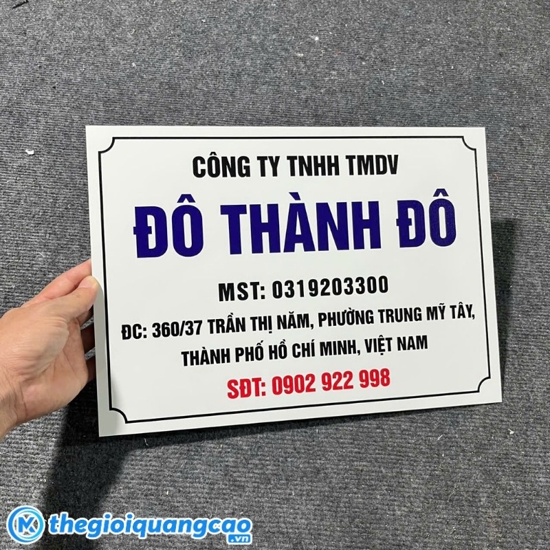 L&agrave;m bảng hiệu mica d&aacute;n decal c&ocirc;ng ty
