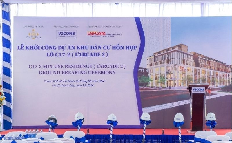 Thi c&ocirc;ng backdrop bất động sản gi&aacute; rẻ chất lượng tại TPHCM