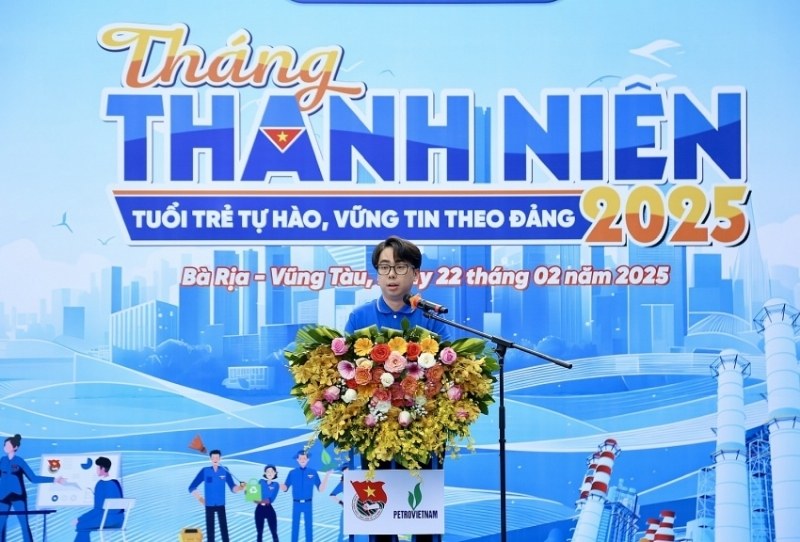 Thi c&ocirc;ng backdrop đo&agrave;n thanh ni&ecirc;n gi&aacute; rẻ trọn g&oacute;i TPHCM