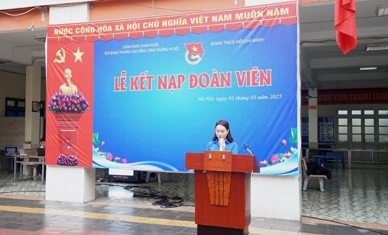 Mẫu backdrop lễ kết nạp đo&agrave;n vi&ecirc;n