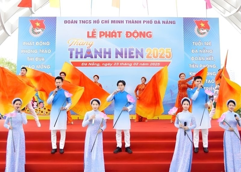 Mẫu backdrop đo&agrave;n thanh ni&ecirc;n chất liệu bạt hiflex