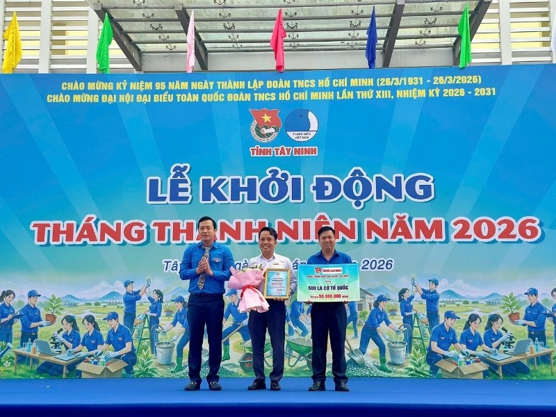 Mẫu backdrop đo&agrave;n thanh ni&ecirc;n đẹp, sang trọng
