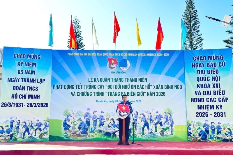 Mẫu backdrop lễ ra qu&acirc;n th&aacute;ng thanh ni&ecirc;n