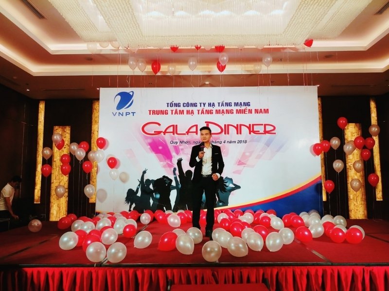 Mẫu backdrop gala dinner c&ocirc;ng ty
