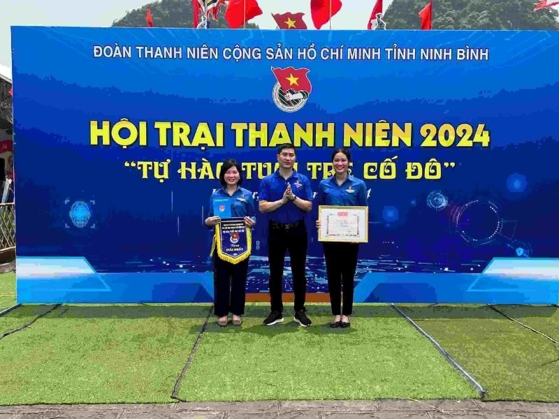 Backdrop hội trại in bạt Hiflex