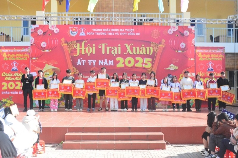 Mẫu backdrop hội trại xu&acirc;n ất tỵ