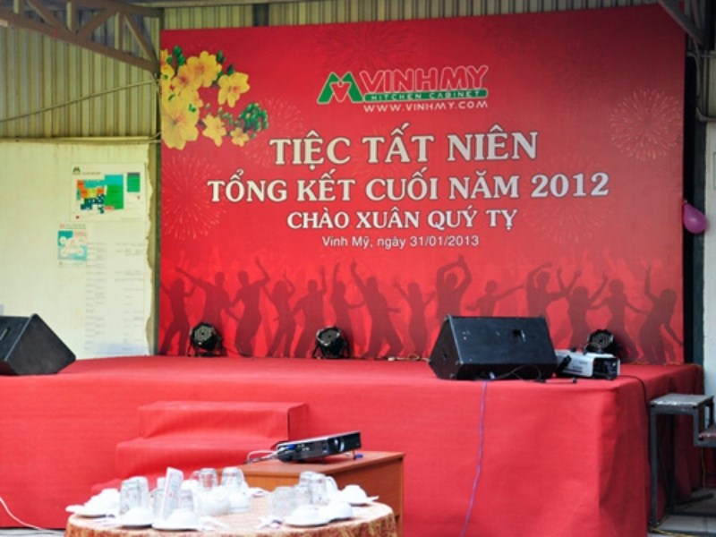Backdrop lễ tổng kết cuối năm in PP bồi Formex