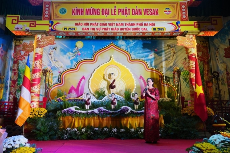Thiết kế v&agrave; thi c&ocirc;ng backdrop phật đản uy t&iacute;n tại TPHCM