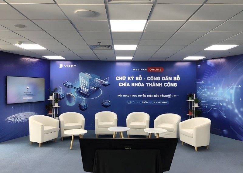 Thi c&ocirc;ng backdrop talkshow gi&aacute; rẻ tại TPHCM