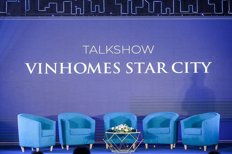 Thiết kế backdrop talkshow theo y&ecirc;u cầu